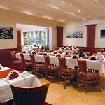 Avalon Hotelpark Koenigshof Szálloda Königslutter am Elm