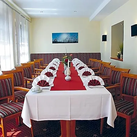 Avalon Hotelpark Koenigshof 코니그스루터암엘름